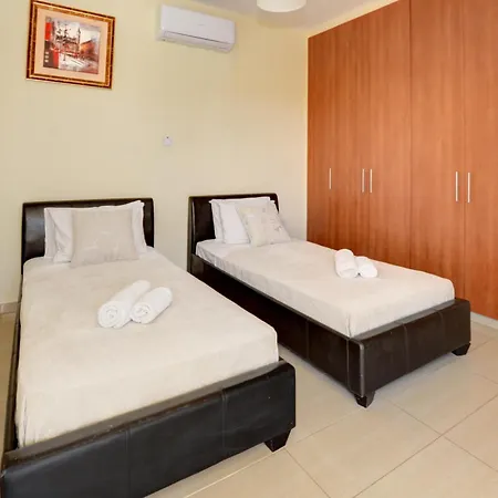 Villa Nissi Crystal *