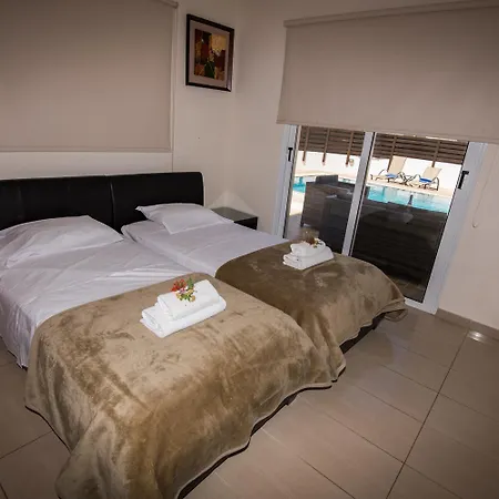 Villa Nissi Crystal *